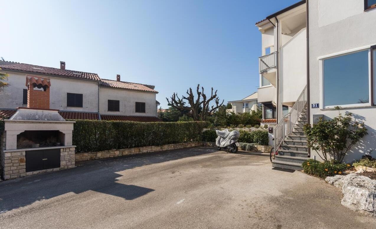 Spacious New App For 5 Persons, Close Beach&City Porec Bagian luar foto