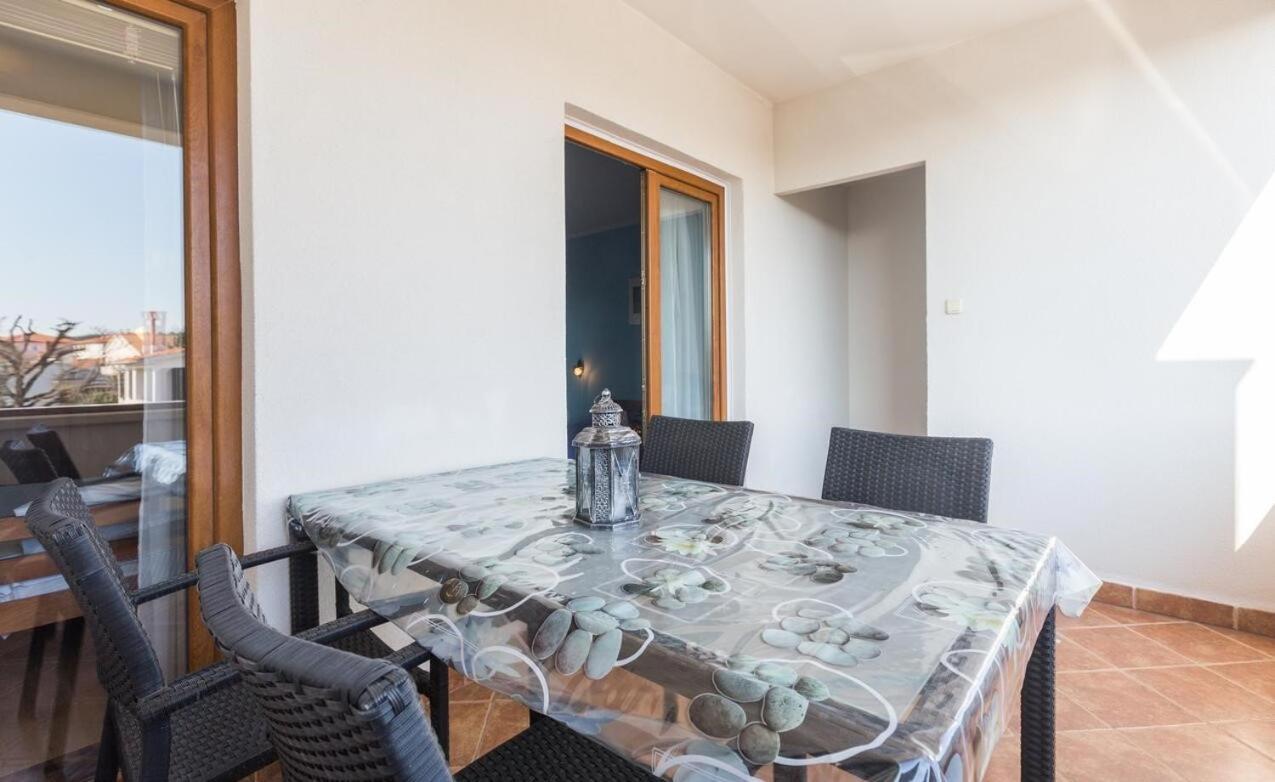 Spacious New App For 5 Persons, Close Beach&City Porec Bagian luar foto