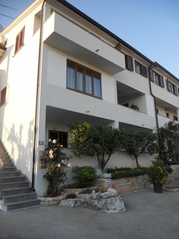 Spacious New App For 5 Persons, Close Beach&City Porec Bagian luar foto